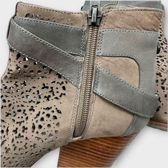 Vince Camuto Maizy Perforated Laser Cut Leather Ankle Booties Brown Size 10M/40 - Picture 13 of 15